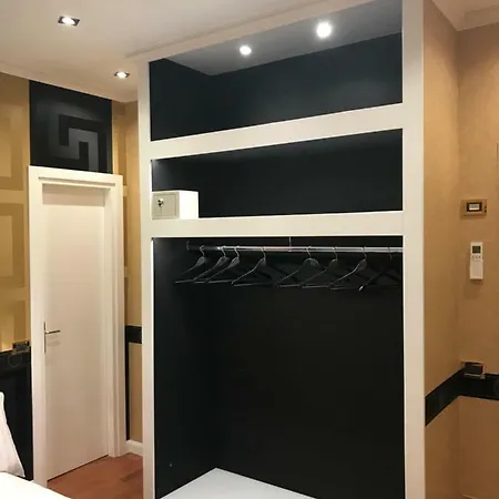 Magis Ac Magis Bedrooms Versilia 招待所 维亚雷焦